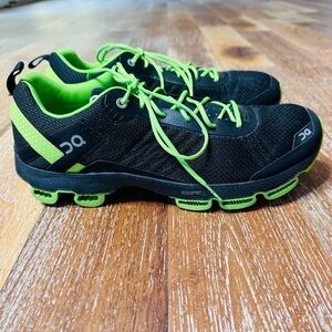 On Running Men's Black and Neon Green Cloudtec athletic shoes sneakers. Size 11